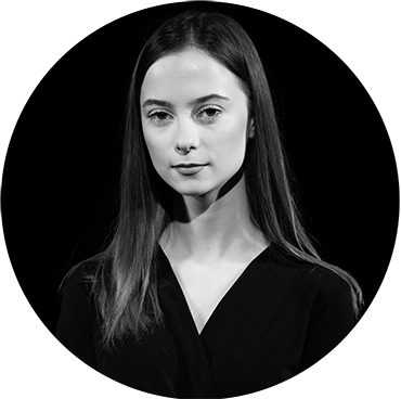 Actriță - Denisa Iova